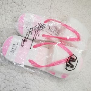 Victoria's Secret flip flop sz M NWT